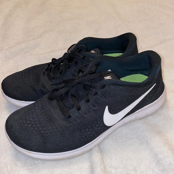 Nike Free Runs - Picture 1 of 5